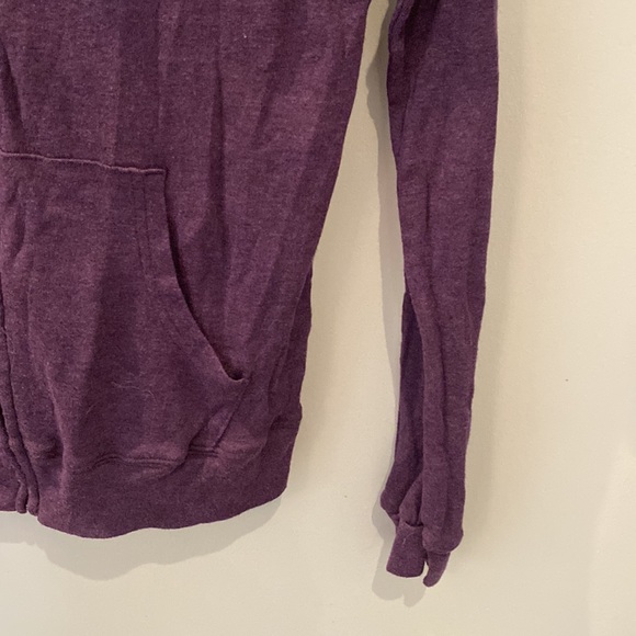 Aritzia- Parklife zip purple light hoodie size XS - Picture 3 of 4